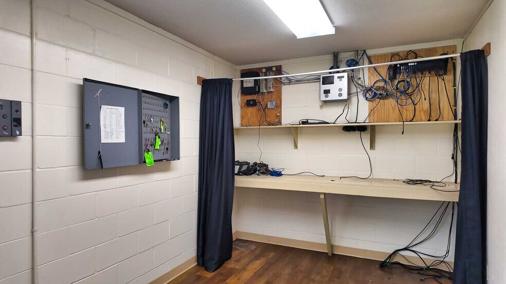 More Photos Of 11763 N Us-319, Thomasville Manufacturing For Sale