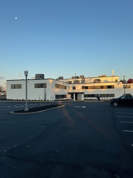 More Photos Of 2055 Limestone Rd, Wilmington Medical For Lease