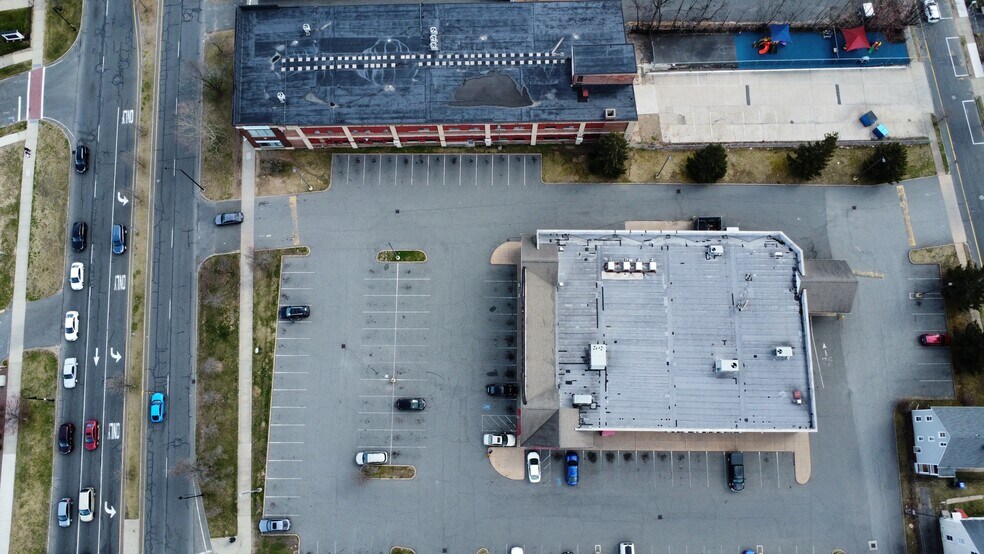 More Photos Of 707 State St, Springfield Drugstore For Sale