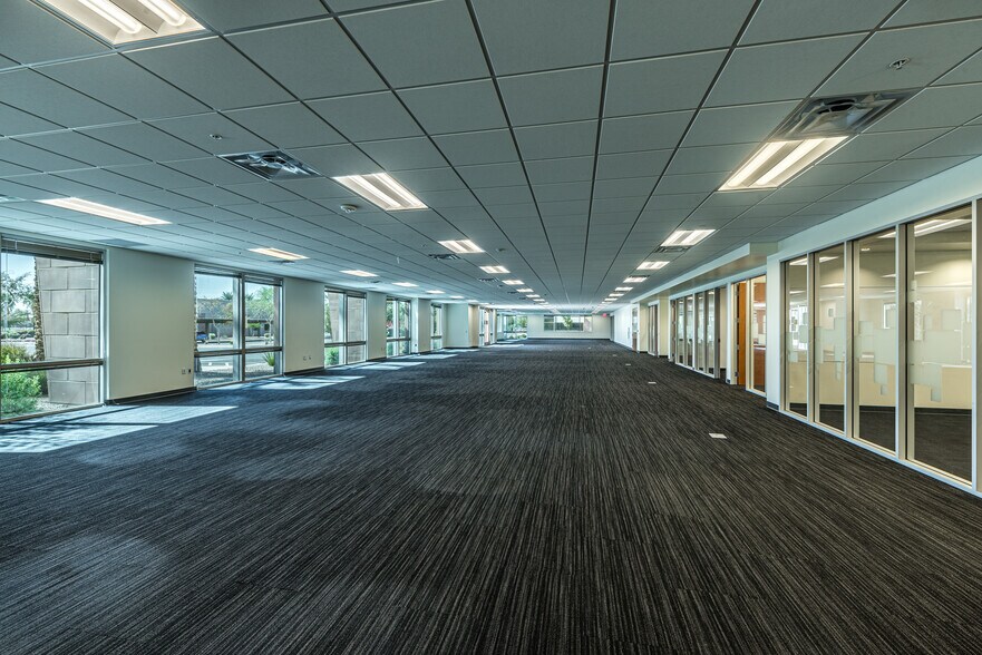 More Photos Of 8990 W Glendale Ave, Glendale Office For Sale