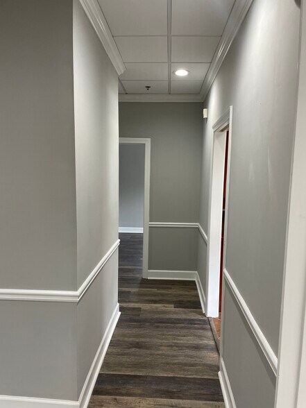 More Photos Of 595 Colonial Park Dr, Roswell Loft Creative Space For Lease