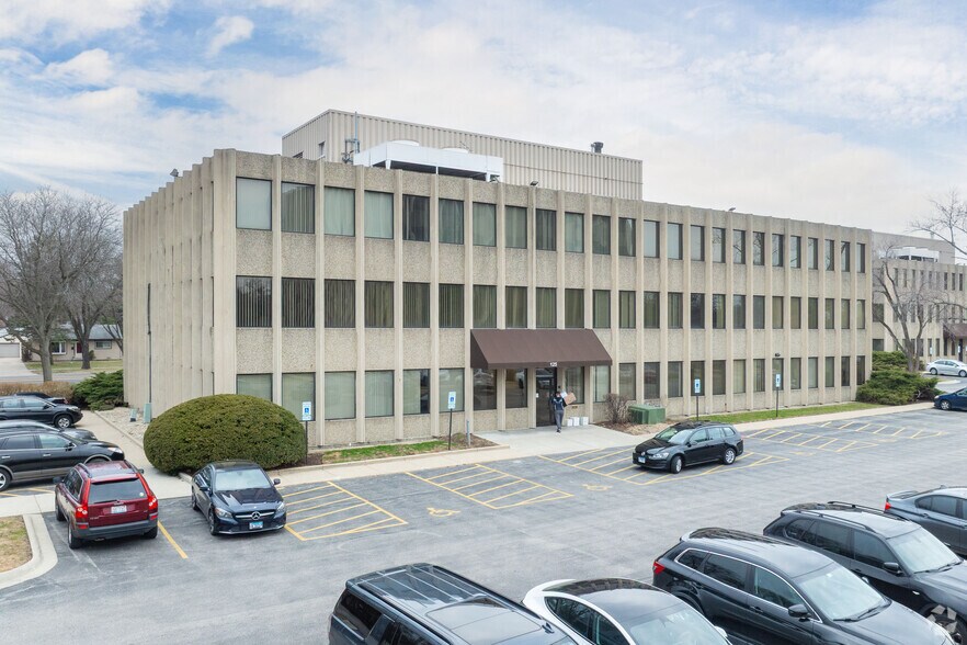 More Photos Of 125 S Wilke Rd, Arlington Heights Medical For Lease
