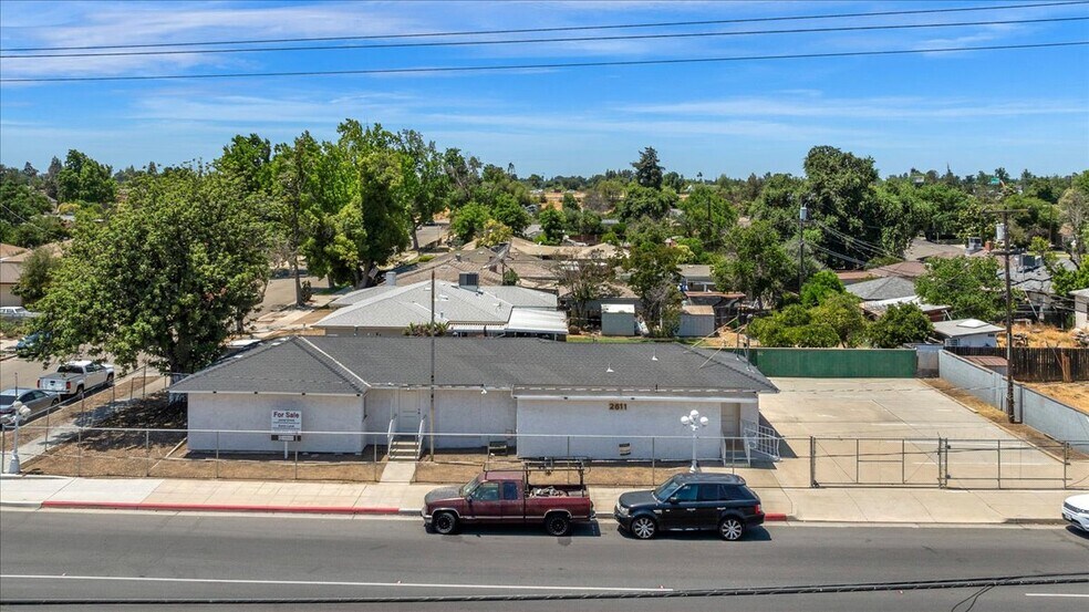 More Photos Of 2611 N Fresno St, Fresno Medical For Sale
