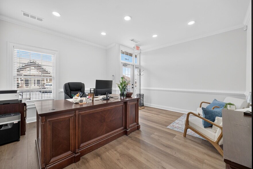More Photos Of 155 Bankers Blvd, Monroe Business Park For Sale