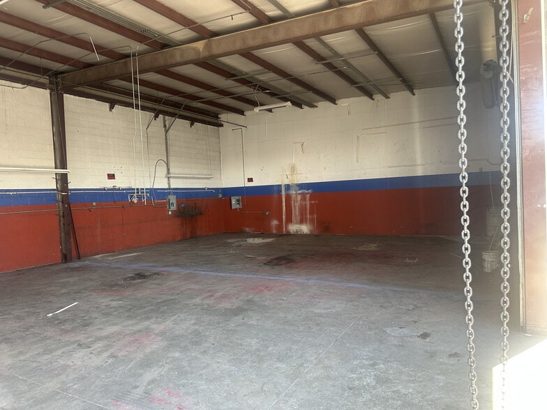More Photos Of 1498 N Nellis Blvd, Las Vegas General Retail For Lease