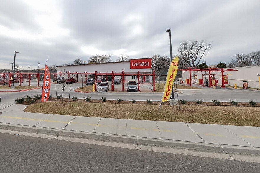 More Photos Of 4240-4252 S Peoria Ave, Tulsa Freestanding For Sale