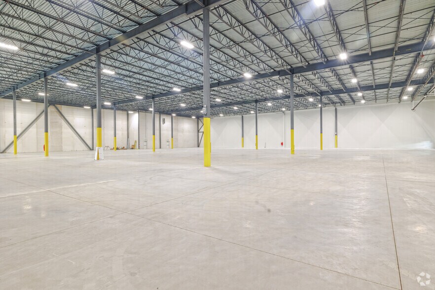 More Photos Of 203 Abbotside Way, Caledon Warehouse For Lease