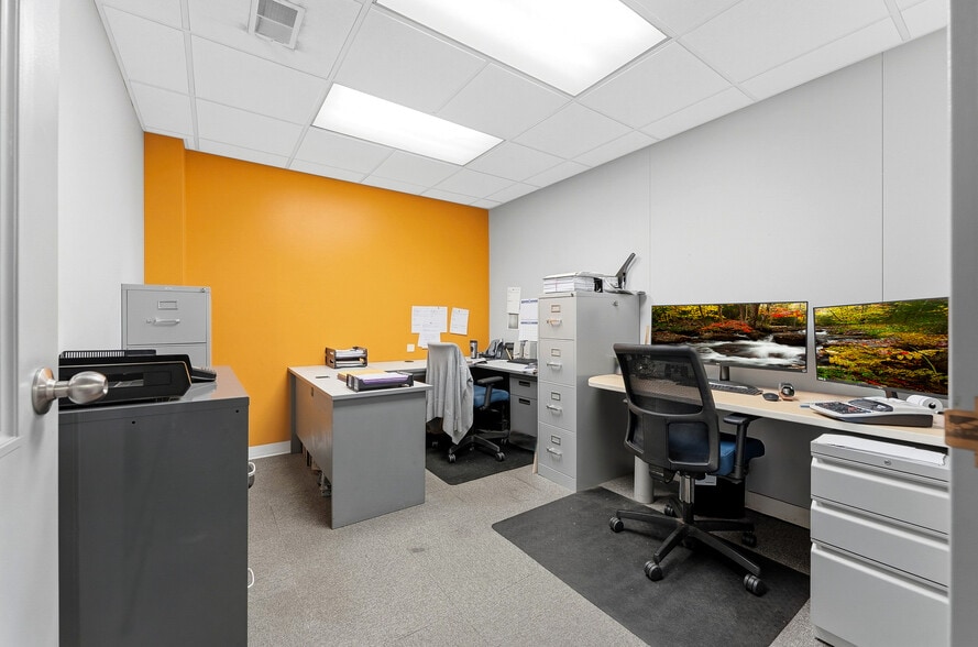 More Photos Of 1229 Country Club Rd, Fairmont Auto Dealership For Sale