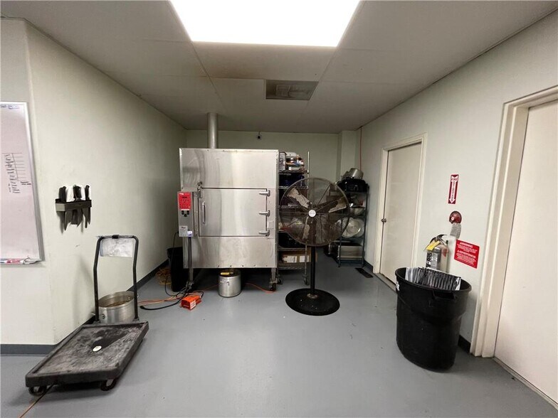 More Photos Of 1002 Victoria, Refugio Restaurant For Sale