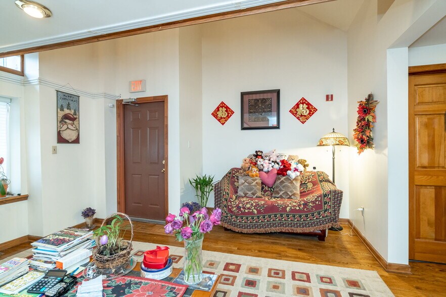 More Photos Of 46 Columbia St, Albany Office For Sale