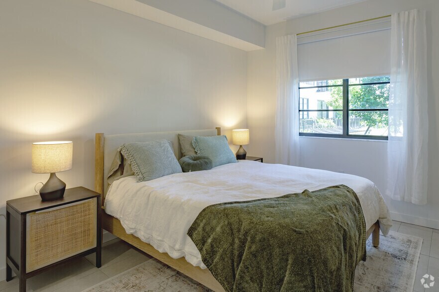 More Photos Of 609 2nd St, West Palm Beach Apartments For Lease