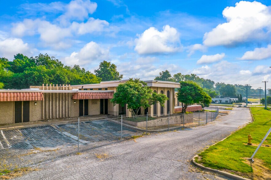 More Photos Of 2705-2745 E Skelly Dr, Tulsa Medical For Sale