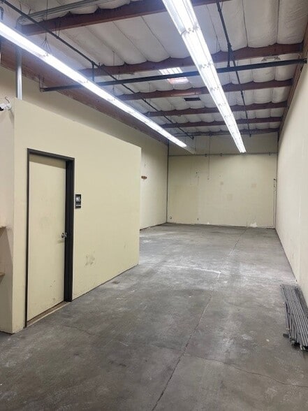 More Photos Of 7900-7994 Capwell Dr, Oakland Light Manufacturing For Sale