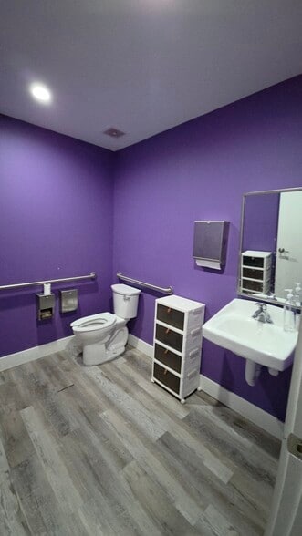 More Photos Of 4830-4882 NW 167th St, Miami Gardens General Retail For Sale