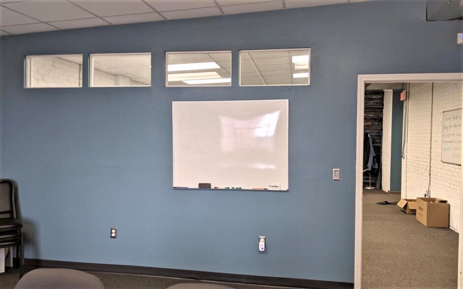 More Photos Of 4808 S 26th St, Omaha Warehouse For Sale