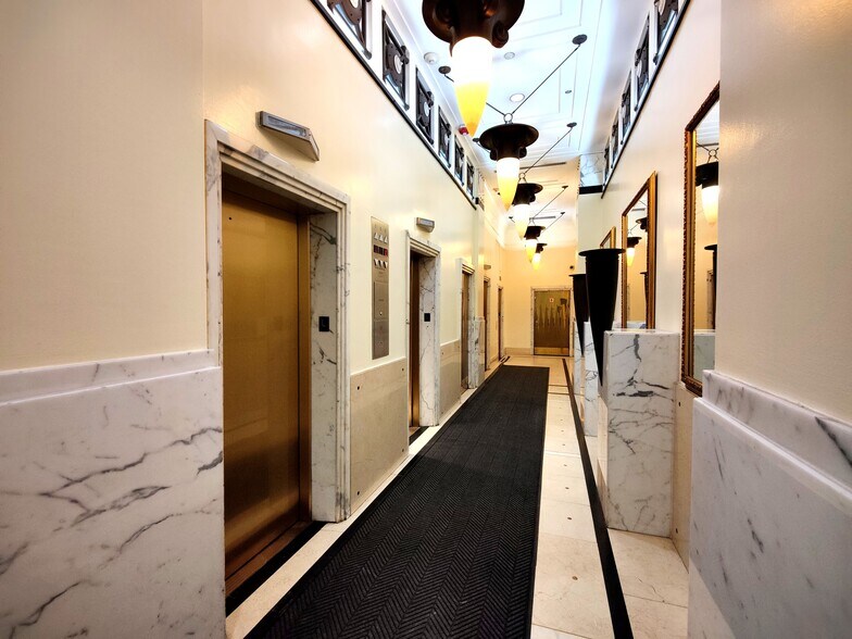 More Photos Of 226 W 37th St, New York Office For Lease