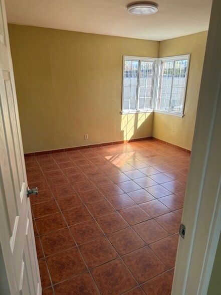 More Photos Of 8951 Herrick Ave, Sun Valley Land For Lease