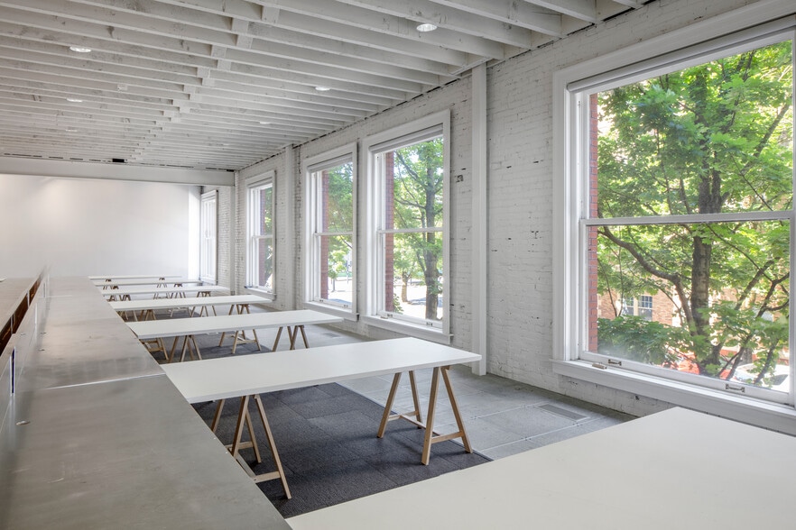 More Photos Of 1532 SW Morrison St, Portland Office For Lease