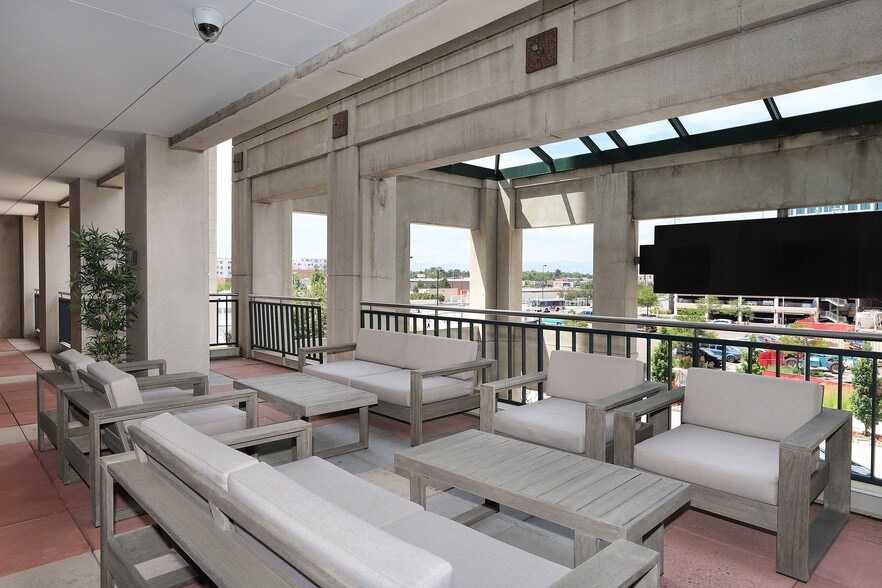 More Photos Of 2000 S Colorado Blvd, Denver Office Residential For Lease