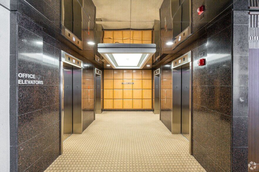 More Photos Of 9130 S Dadeland Blvd, Miami Office For Lease