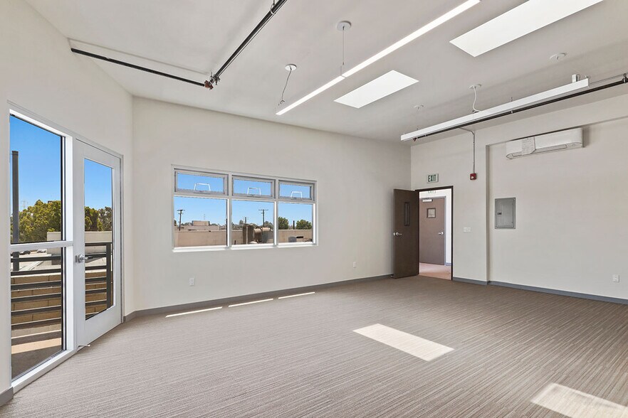 More Photos Of 3019 W Beverly Blvd, Montebello Loft Creative Space For Lease