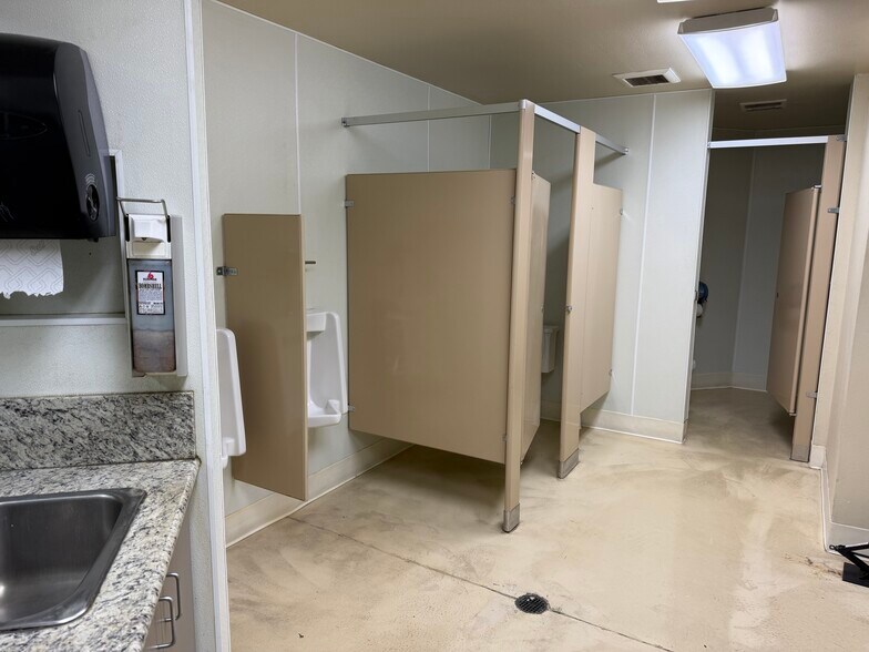 More Photos Of 2244 Ivy St, Chico Manufacturing For Sale