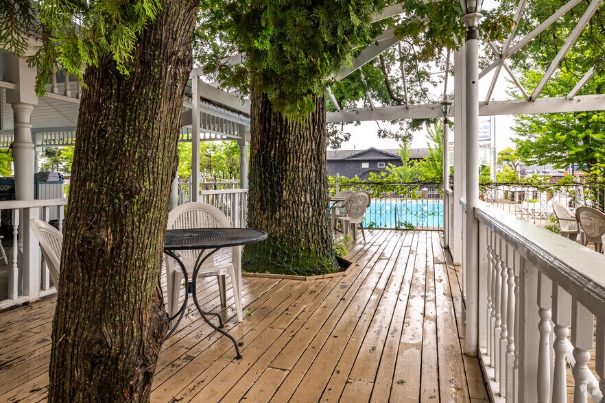 More Photos Of 910 River Rd, Wisconsin Dells Hotel For Sale