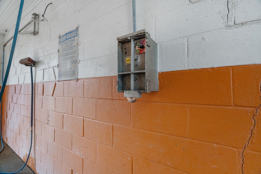 More Photos Of 1620 Keuper Blvd NE, Massillon Carwash For Sale