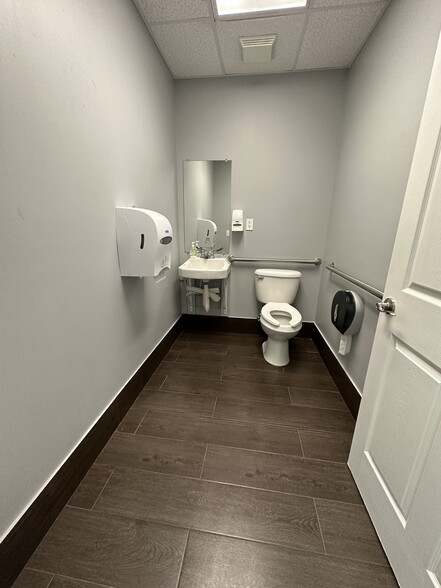 More Photos Of 7451 Wiles Rd, Coral Springs Medical For Sale