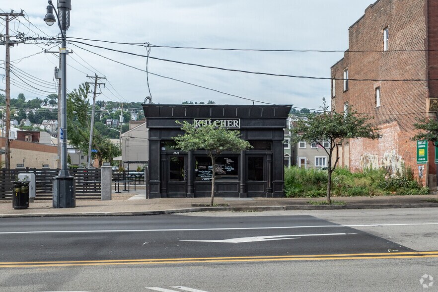 More Photos Of 2526 E Carson St, Pittsburgh Bar For Lease