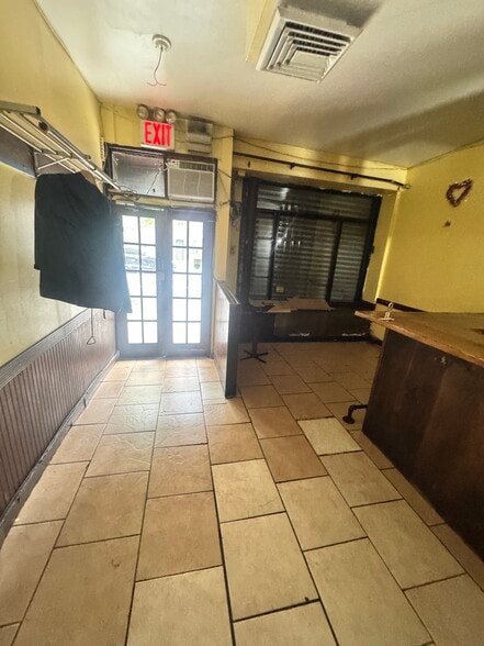 More Photos Of 650 Tenth Ave, New York Apartments For Lease