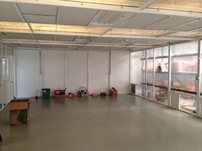 More Photos Of 6100 Bellevue Ln, Anderson Warehouse For Sale