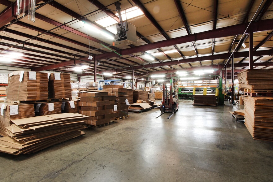 More Photos Of 2129 Chipman St, Knoxville Warehouse For Lease