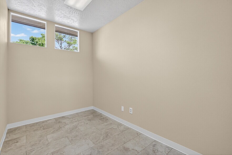 More Photos Of 619 Diagonal St, Clarkston Medical For Sale