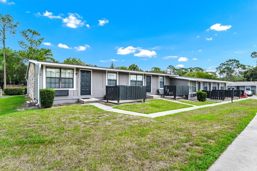 More Photos Of 1529 NE 39th Ave, Ocala Apartments For Sale