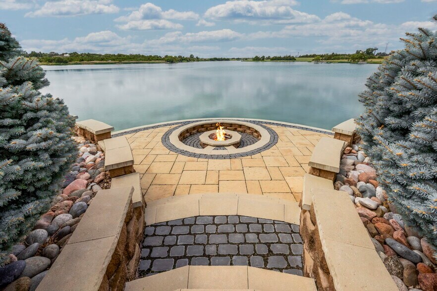 More Photos Of 4122 186th Blvd, Russell Specialty For Sale
