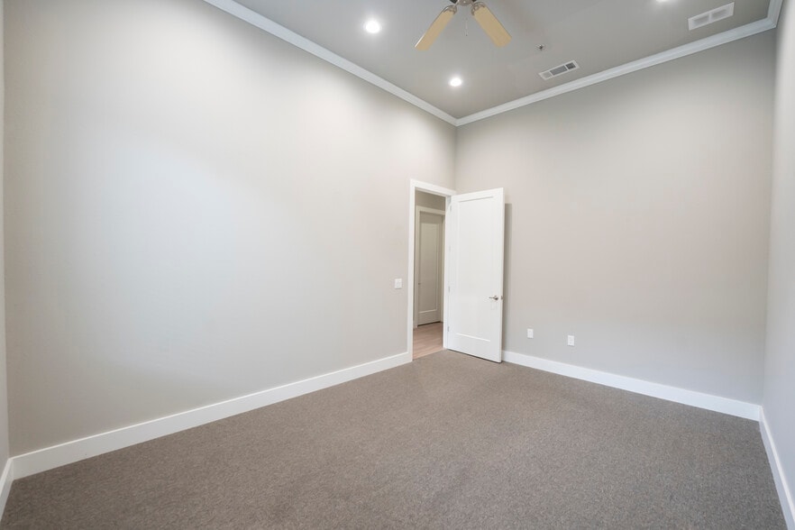 More Photos Of 1400 N Coit Rd, McKinney Unknown For Lease