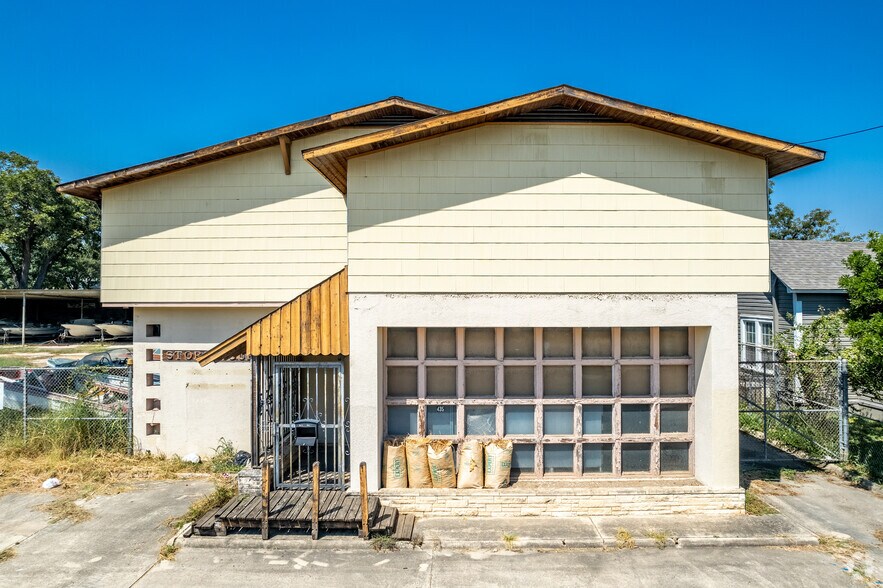 More Photos Of 435 E Mitchell St, San Antonio Flex For Lease