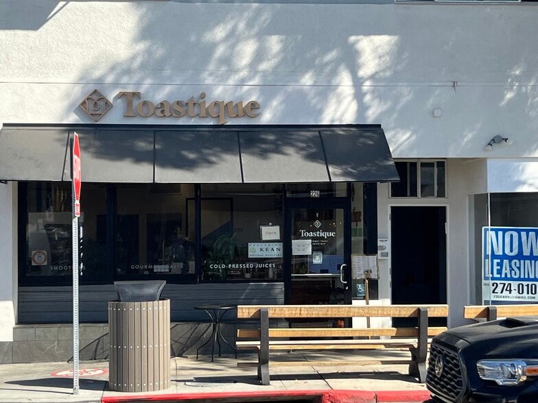 More Photos Of 226 Marine Ave, Newport Beach Storefront For Lease
