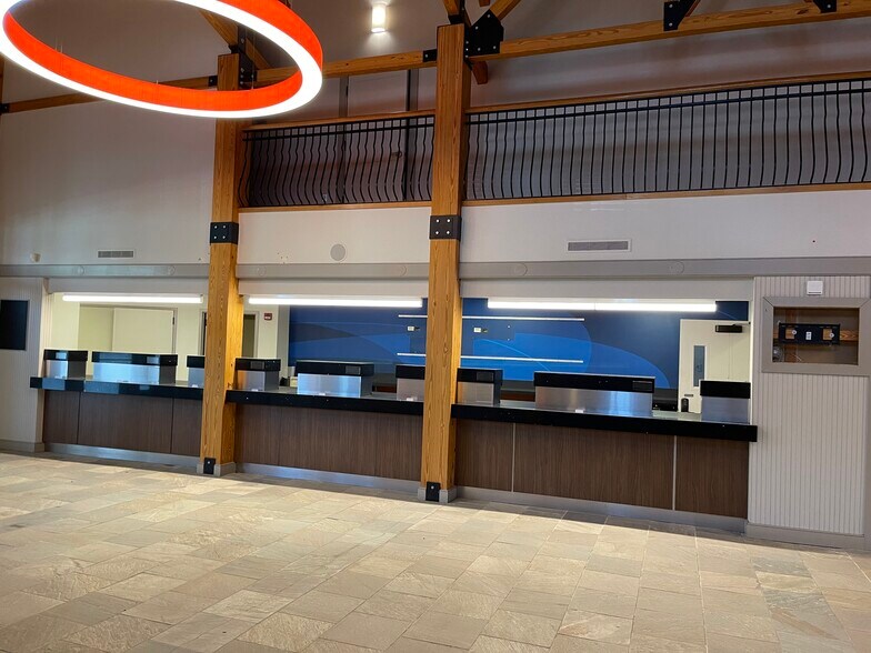 More Photos Of 290 Main St, Islip Bank For Lease