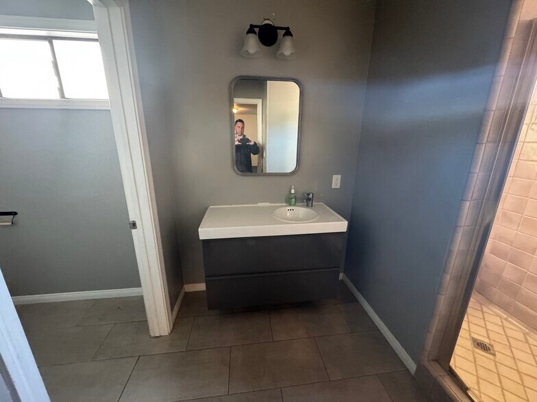 More Photos Of 434 N Larchmont Blvd, Los Angeles Office For Lease