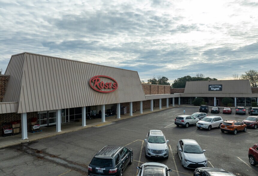 More Photos Of 801-825 S 5th St, Hartsville General Retail For Sale