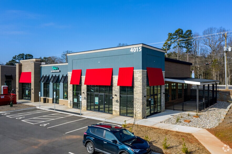 Primary Photo Of 4015 Corning Pl E, Charlotte Freestanding For Lease