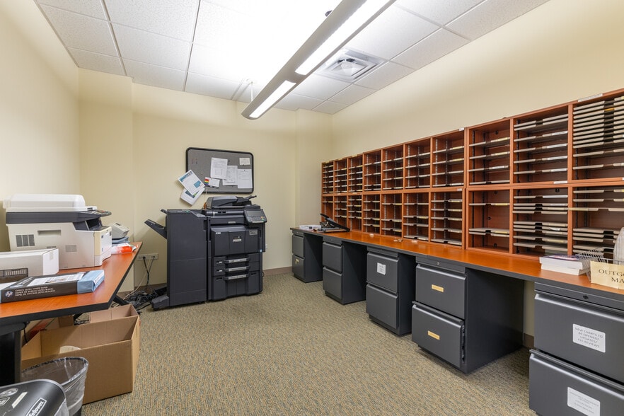 More Photos Of 50 E Washington St, Chicago Office For Sale