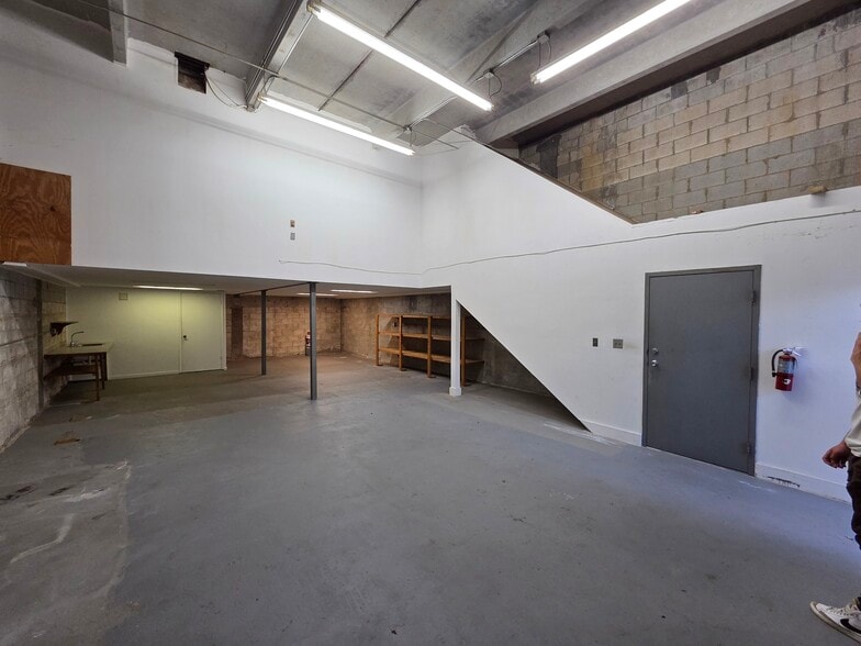 More Photos Of 13901 SW 143rd Ct, Miami Warehouse For Lease