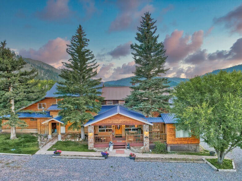 More Photos Of 140 Main St, Greer Specialty For Sale