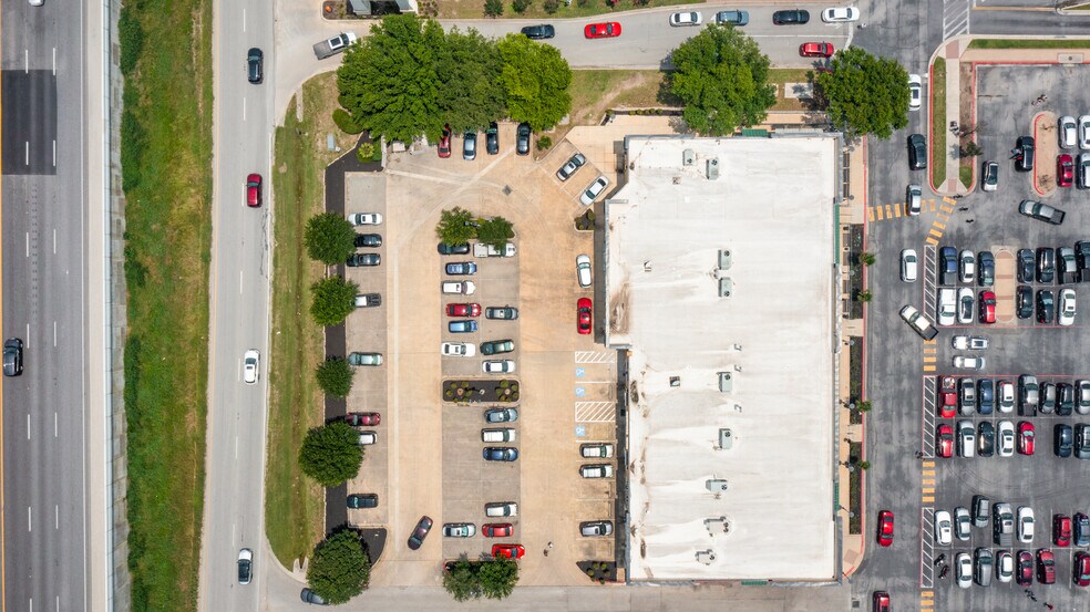 More Photos Of 3941 S Interstate 35, San Marcos Storefront For Sale