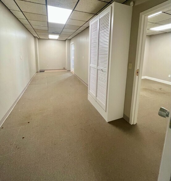More Photos Of 121 Talcott Rd, West Hartford Office For Sale