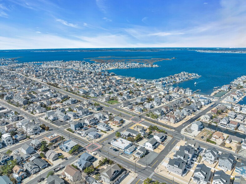 More Photos Of 551 NJ Ave, Mantoloking Freestanding For Sale