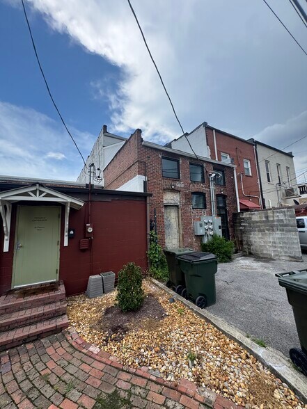 More Photos Of 128 N Water Ave, Gallatin Storefront For Lease